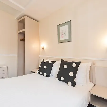Temple Bar Townhouse فندق