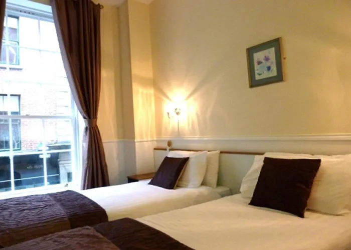 Отель Temple Bar Townhouse