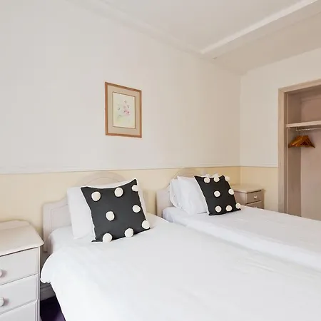 Temple Bar Townhouse فندق